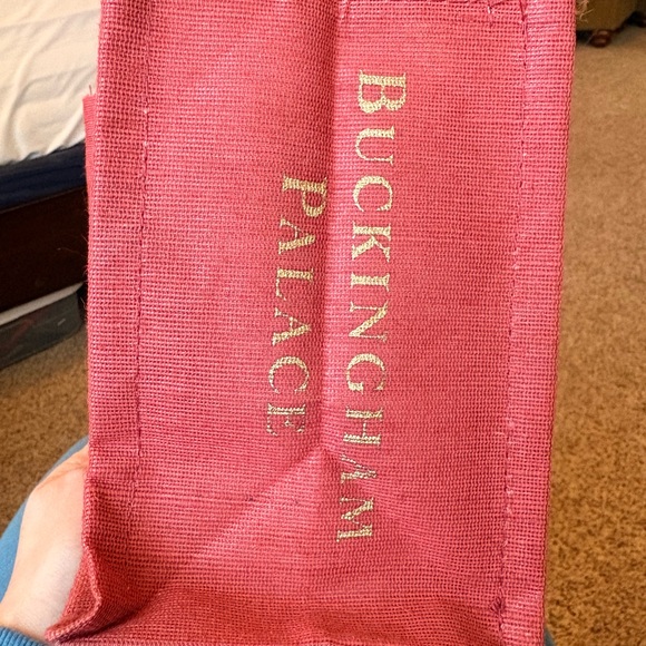 NEW! Buckingham Palace Red Tote Bag & White Towel - Picture 3 of 6